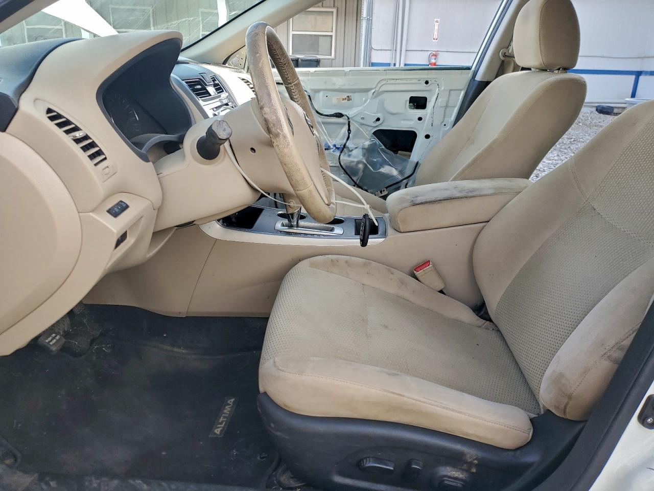 Nissan Altima 2.5 Image 6