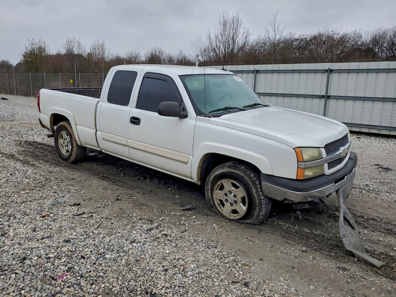 Chevrolet Silverado K1500 Image 3