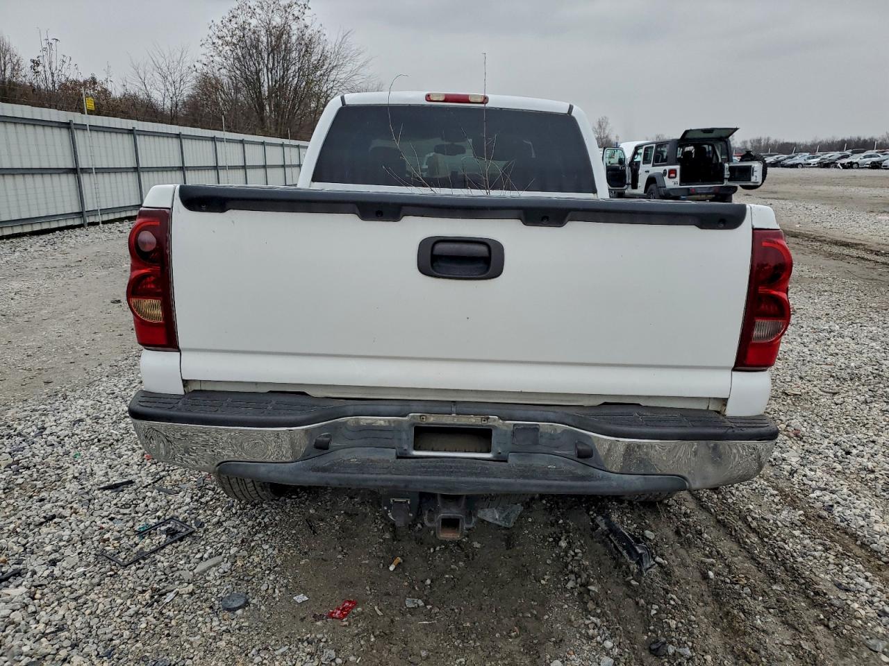 Chevrolet Silverado K1500 Image 4