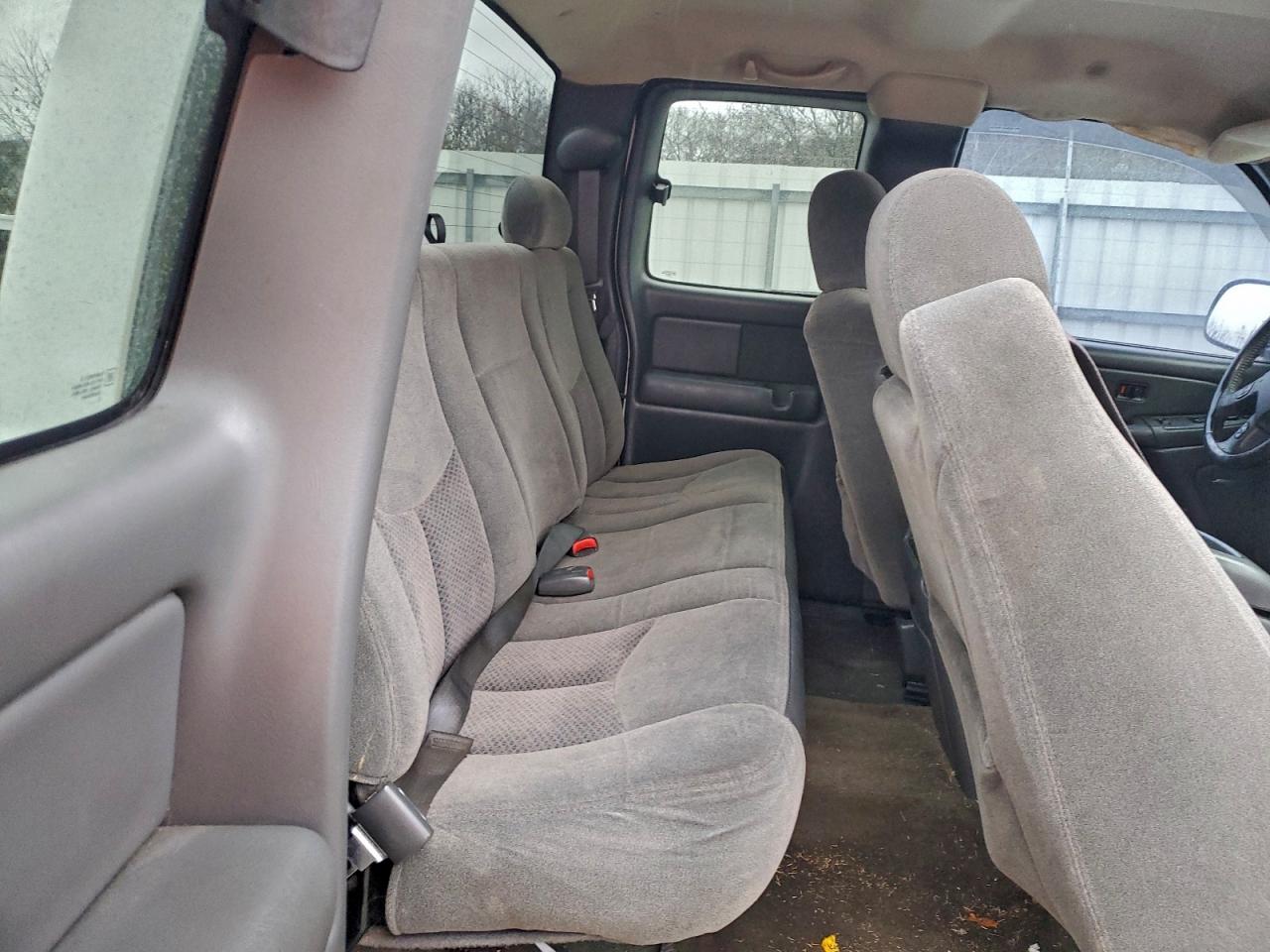 Chevrolet Silverado K1500 Image 6